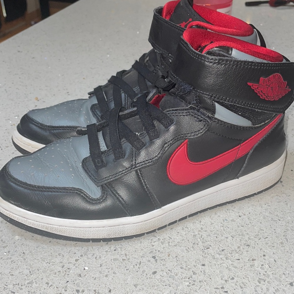 Lightly worn Air Jordan 1 Hi FlyEase men’s size 9